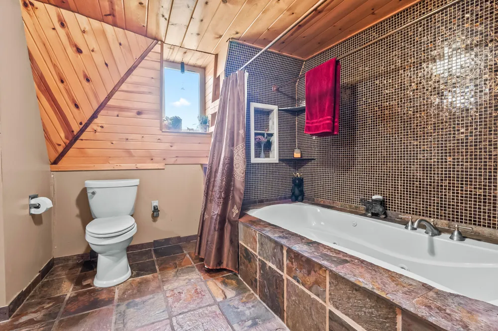 6180 S Hillsdale Road Hillsdale, MI 49242