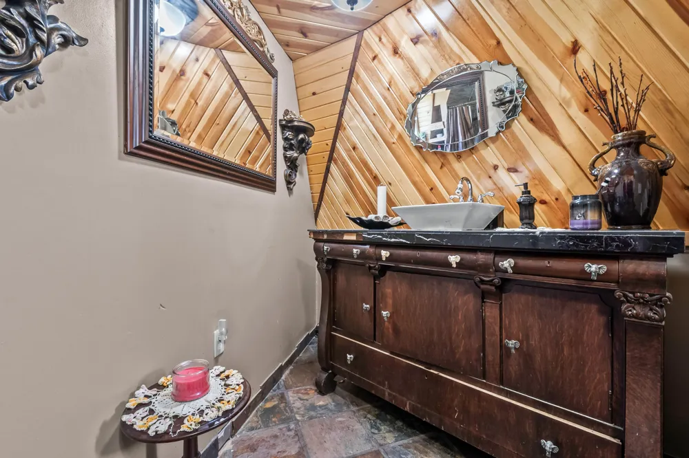 6180 S Hillsdale Road Hillsdale, MI 49242