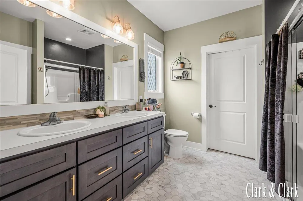 3155 Sandy Drive SW Wyoming City, MI 49418