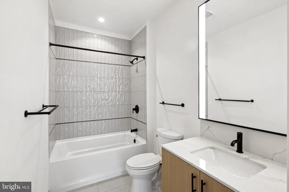 2051 S. BELL STREET #705 Arlington, VA 22202
