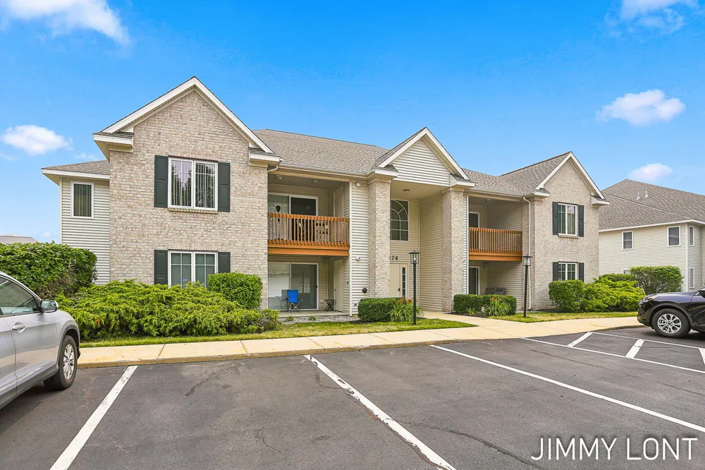 3074 W Crystal Waters Drive #8 Holland, MI 49424