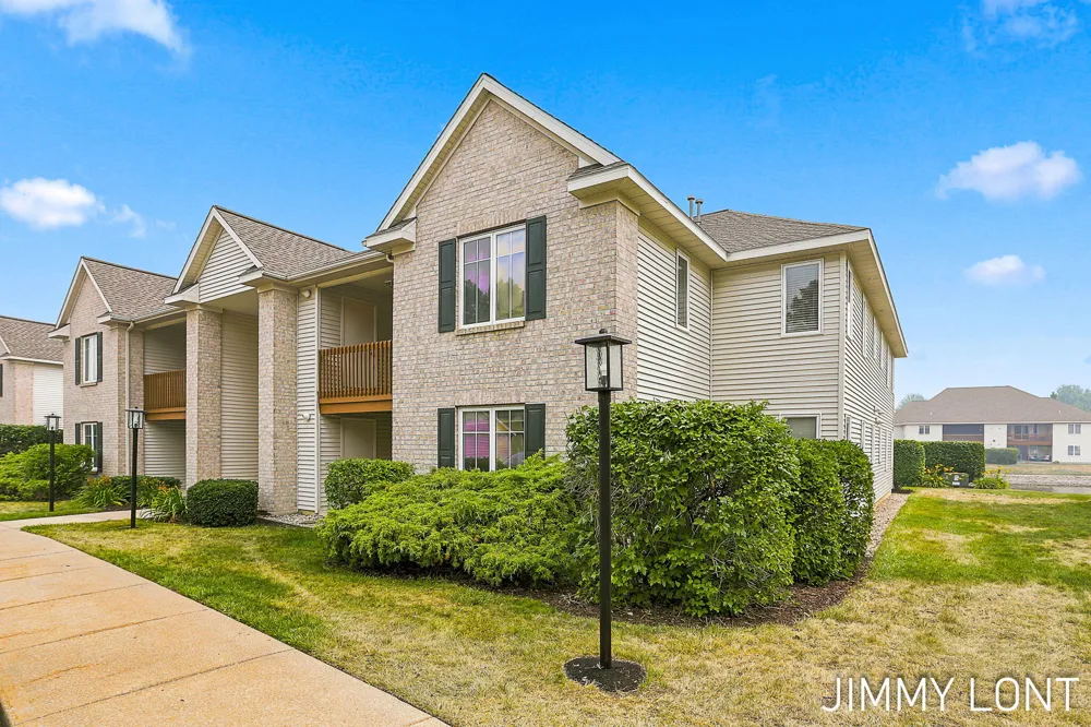3074 W Crystal Waters Drive #8 Holland, MI 49424