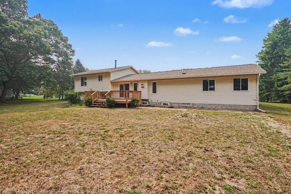 15378 Mcleans Spring Lake, MI 49456