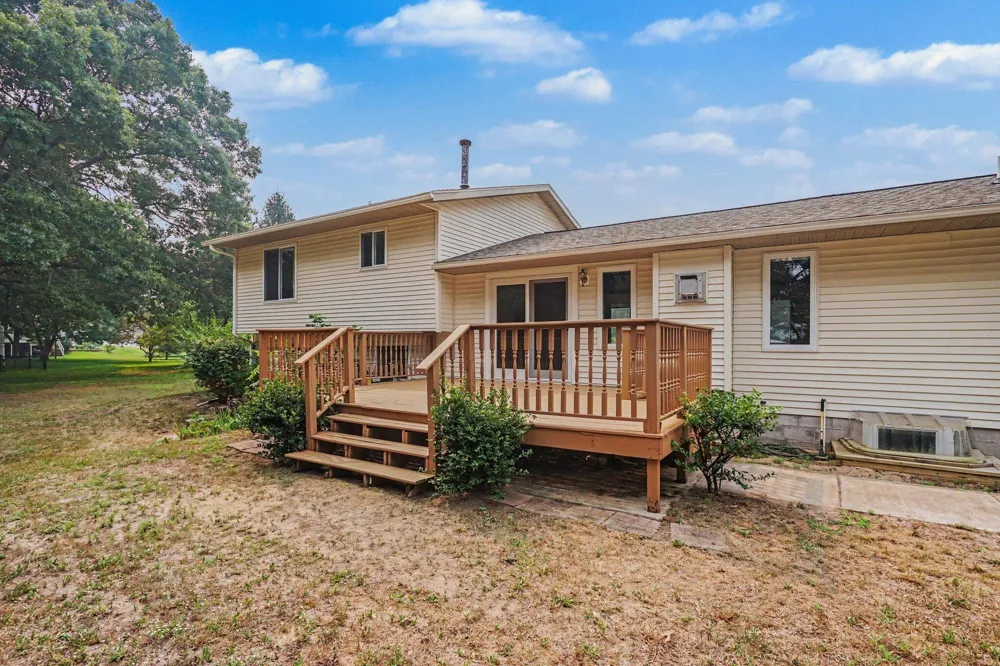 15378 Mcleans Spring Lake, MI 49456