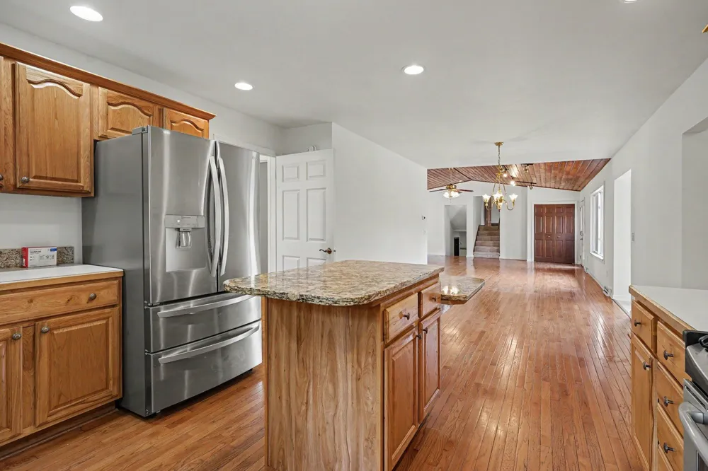 15378 Mcleans Spring Lake, MI 49456