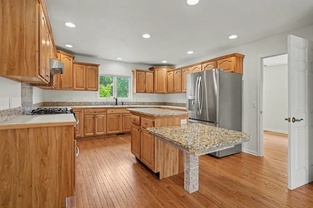 15378 Mcleans Spring Lake, MI 49456