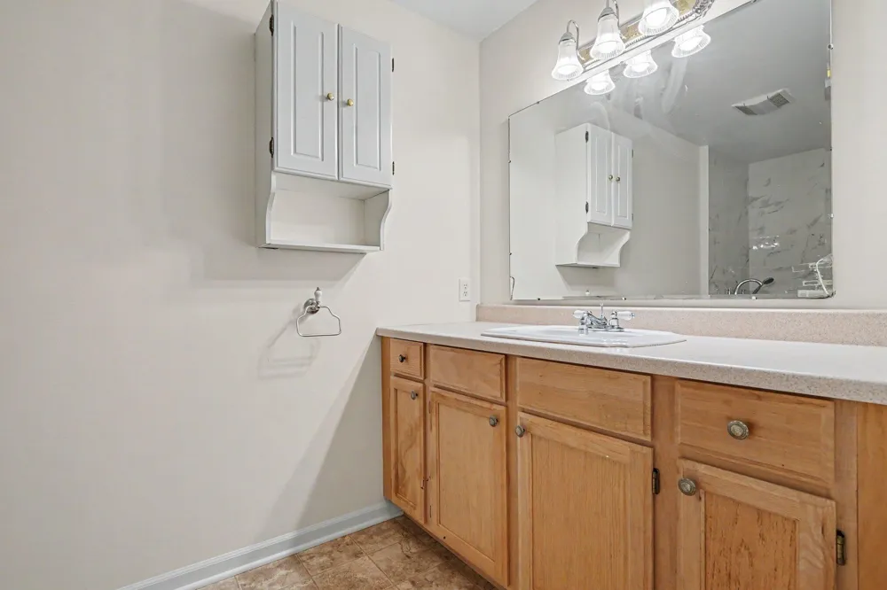 15378 Mcleans Spring Lake, MI 49456