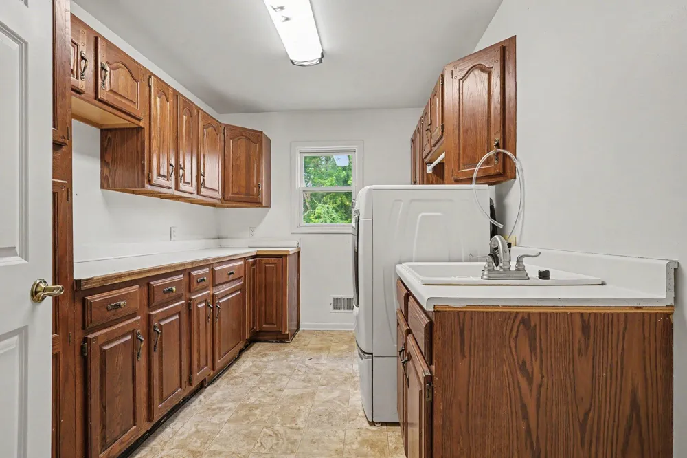 15378 Mcleans Spring Lake, MI 49456