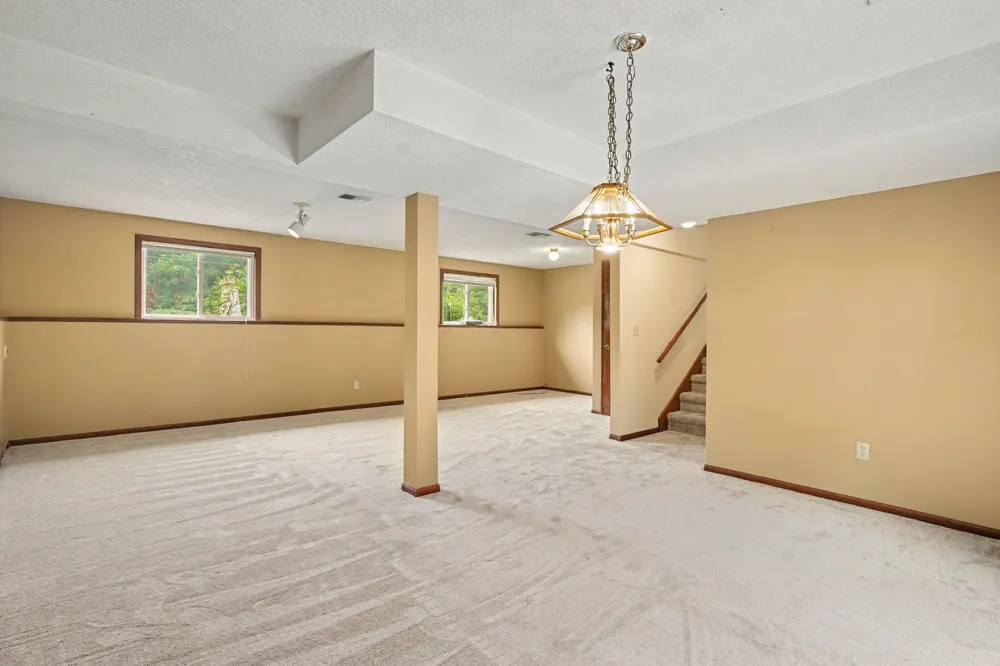 15378 Mcleans Spring Lake, MI 49456