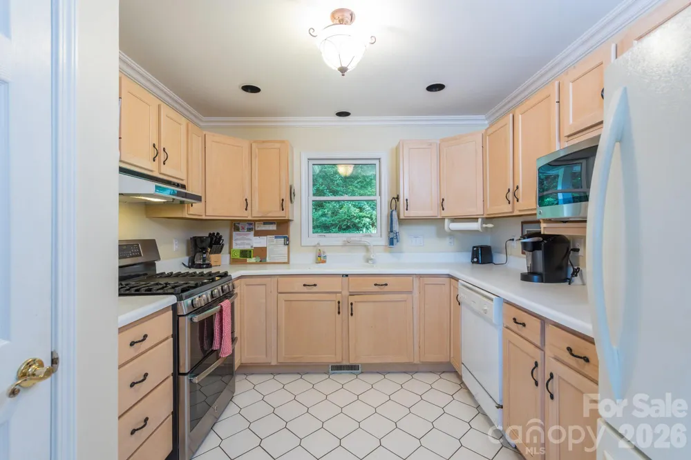 275 Allen Mountain Drive Black Mountain, NC 28711