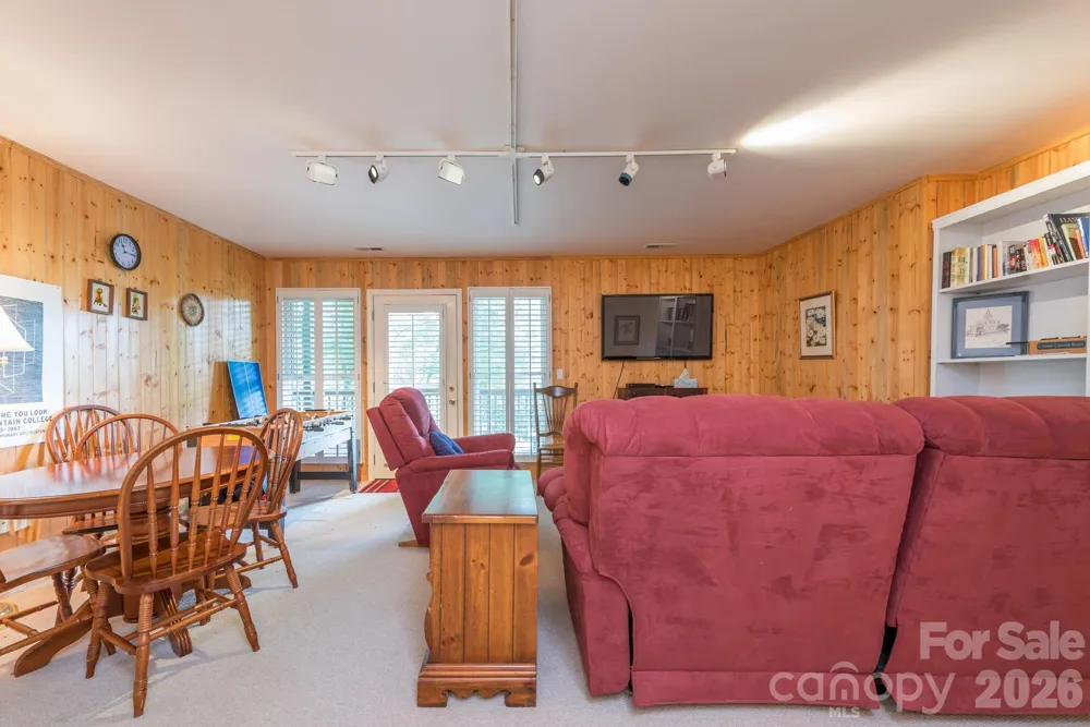 275 Allen Mountain Drive Black Mountain, NC 28711