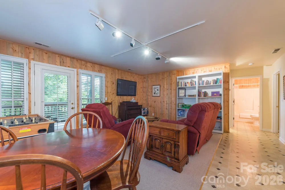 275 Allen Mountain Drive Black Mountain, NC 28711