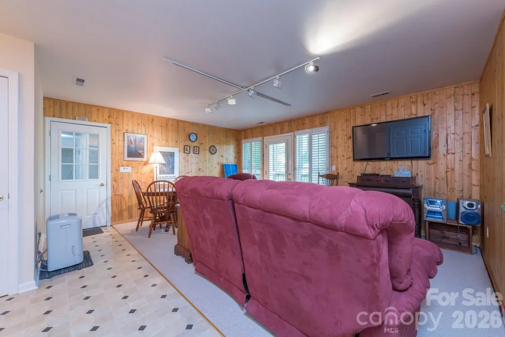 275 Allen Mountain Drive Black Mountain, NC 28711