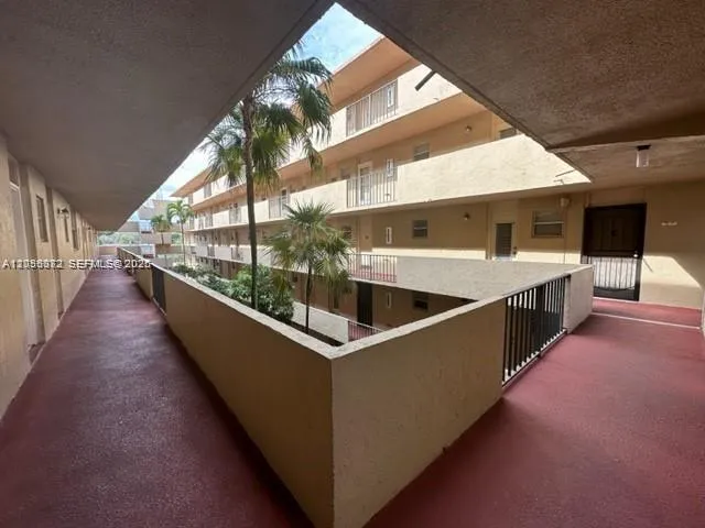 403 NW 68th Ave #309 Plantation, FL 33317
