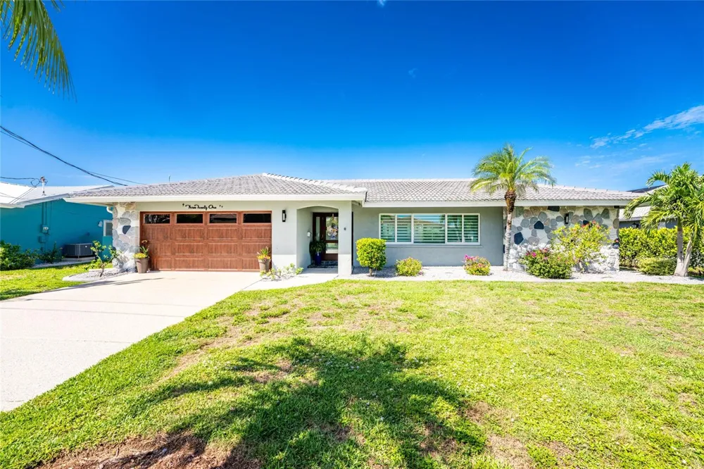 321 CAPRI ISLES CT Punta Gorda, FL 33950