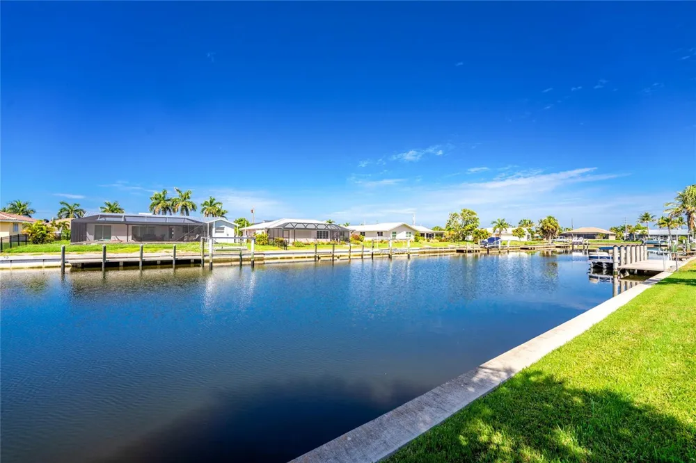 321 CAPRI ISLES CT Punta Gorda, FL 33950