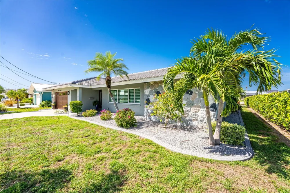 321 CAPRI ISLES CT Punta Gorda, FL 33950