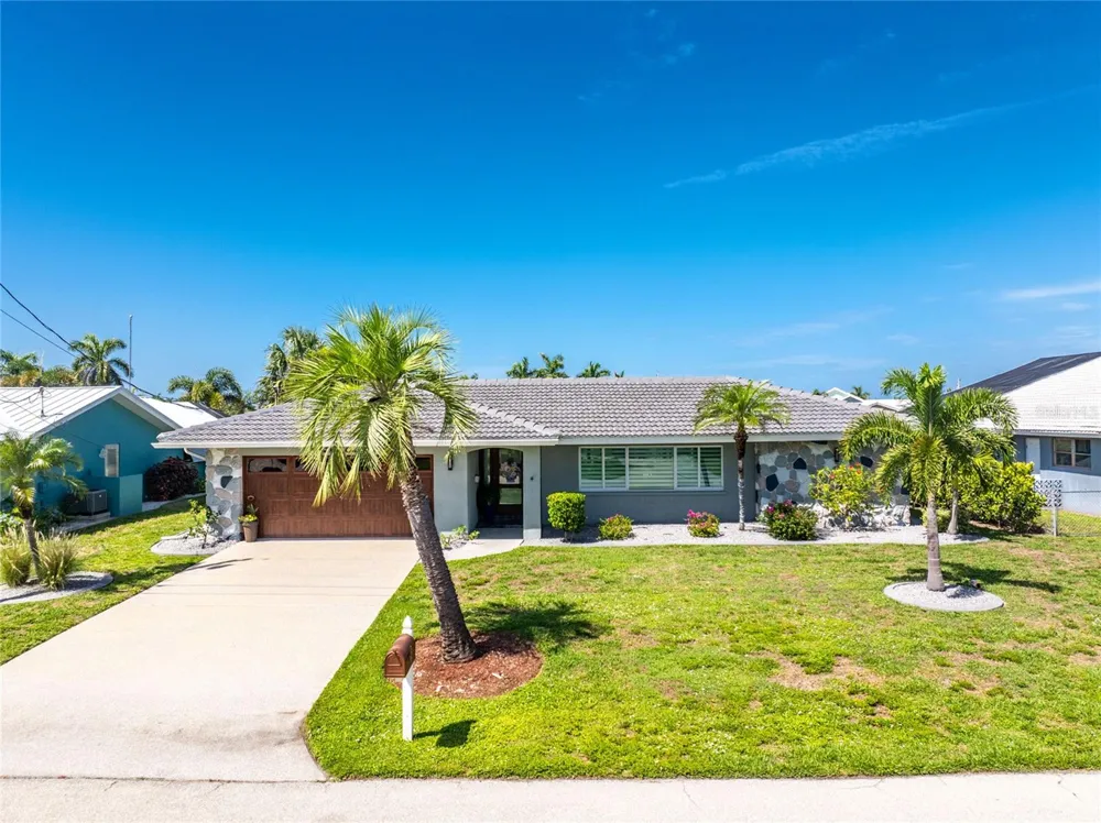 321 CAPRI ISLES CT Punta Gorda, FL 33950