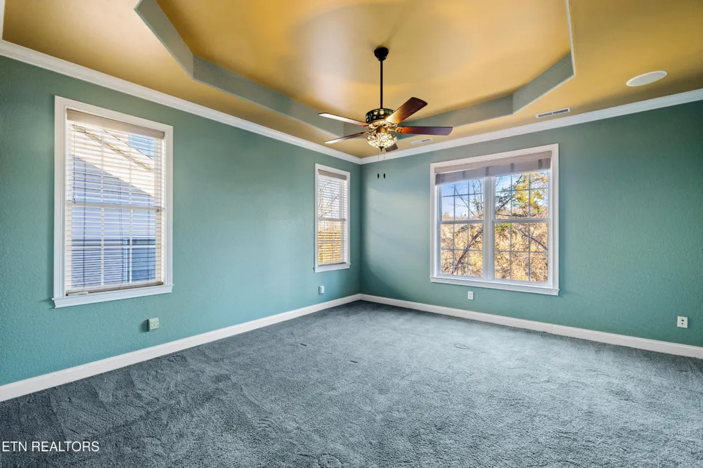 10033 Autumn Valley Lane Knoxville, TN 37922