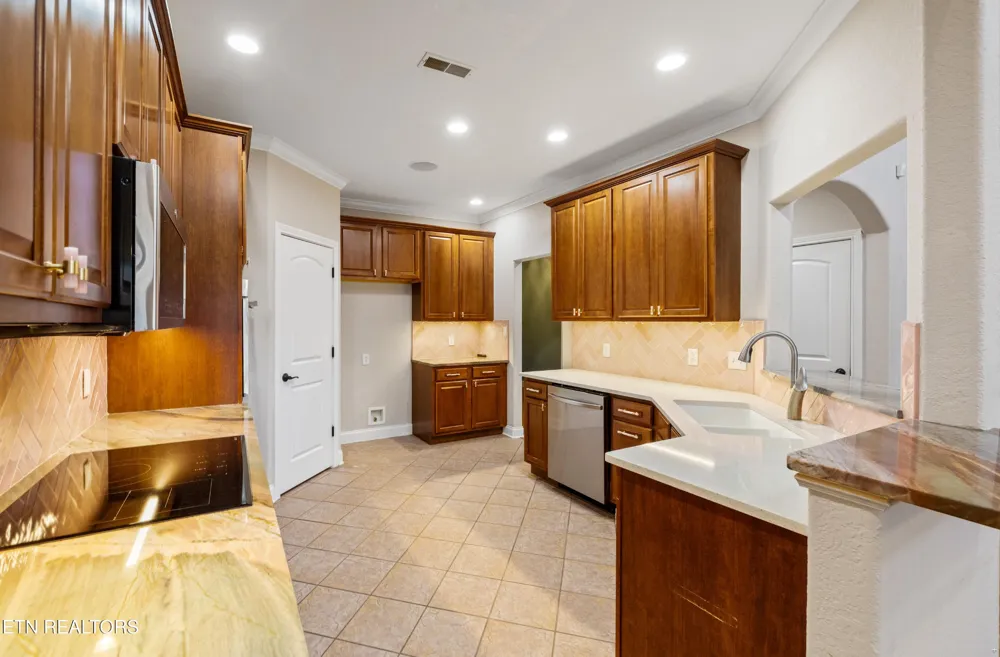 10033 Autumn Valley Lane Knoxville, TN 37922