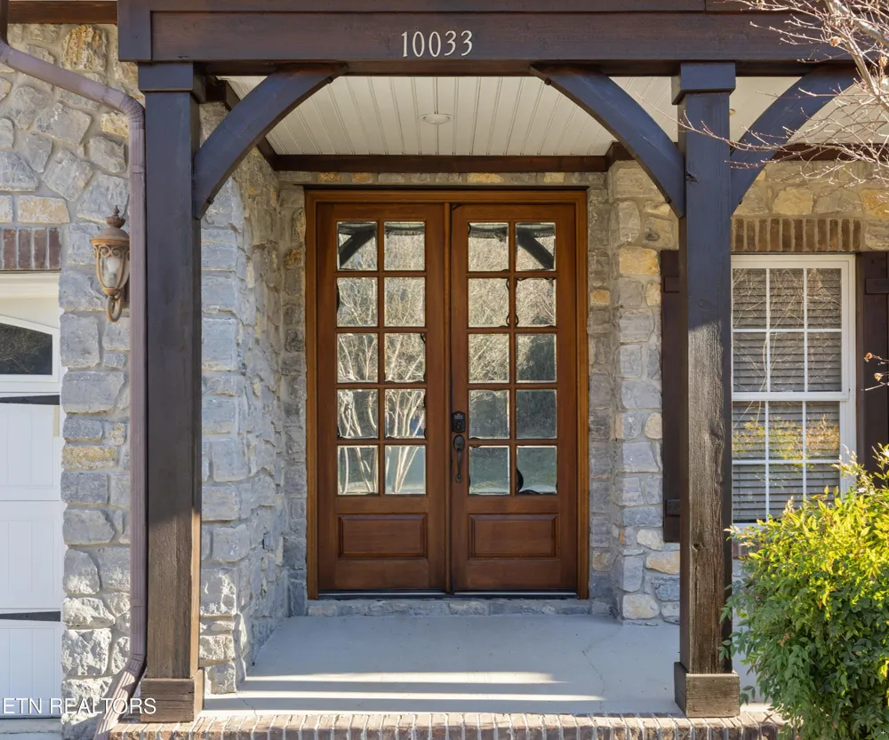 10033 Autumn Valley Lane Knoxville, TN 37922