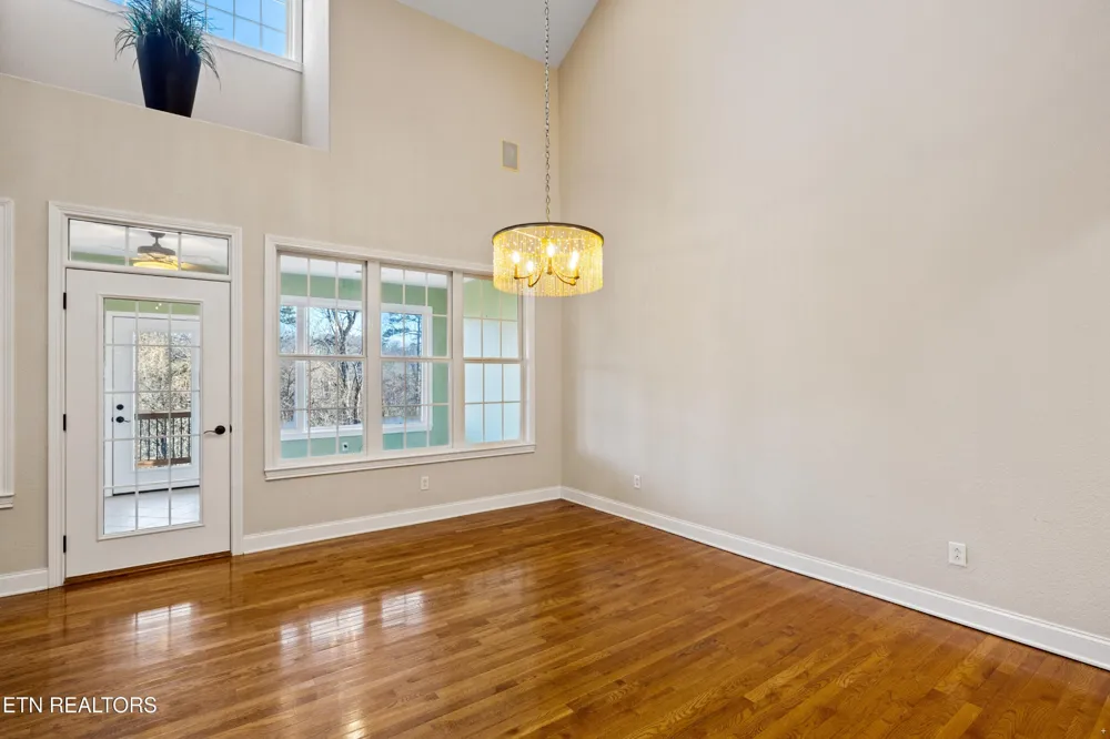 10033 Autumn Valley Lane Knoxville, TN 37922