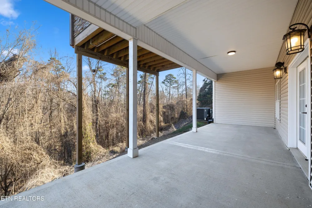 10033 Autumn Valley Lane Knoxville, TN 37922