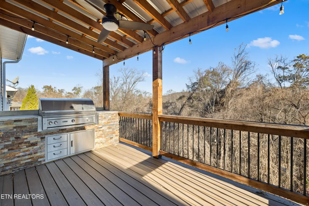 10033 Autumn Valley Lane Knoxville, TN 37922