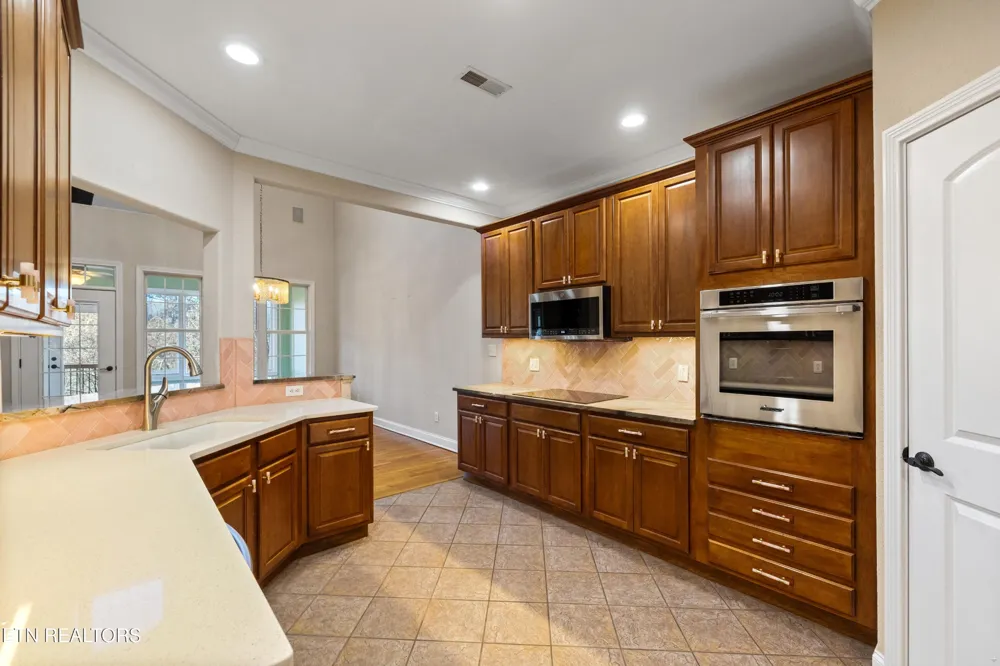 10033 Autumn Valley Lane Knoxville, TN 37922
