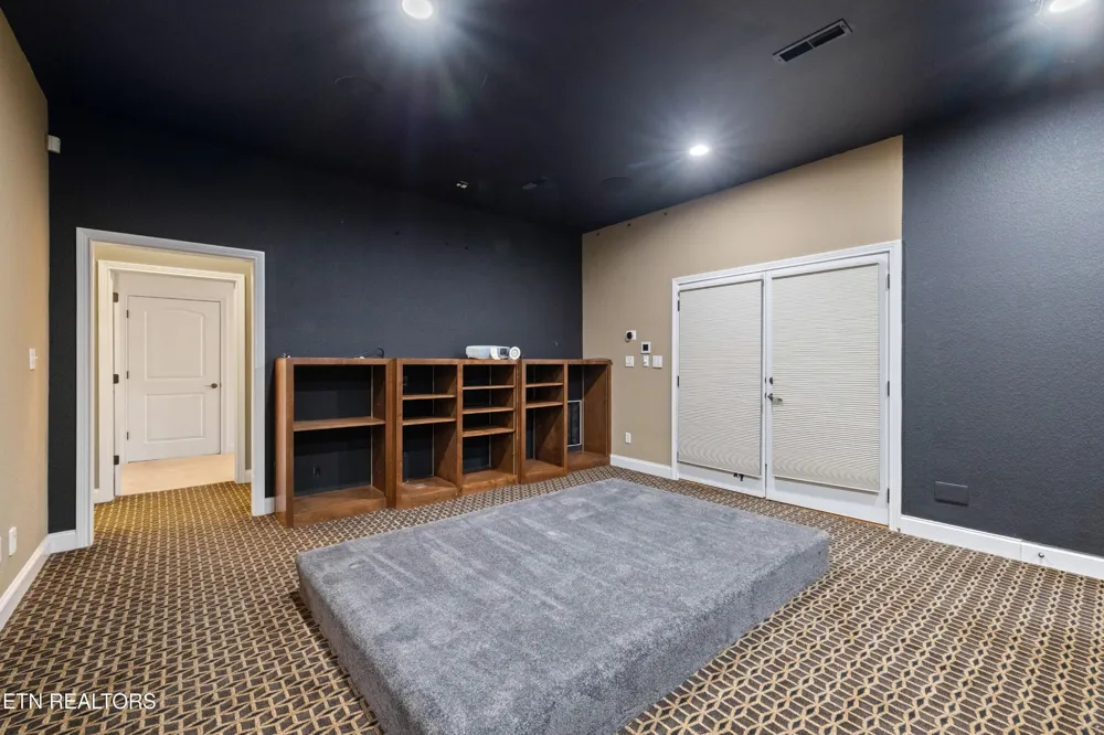 10033 Autumn Valley Lane Knoxville, TN 37922