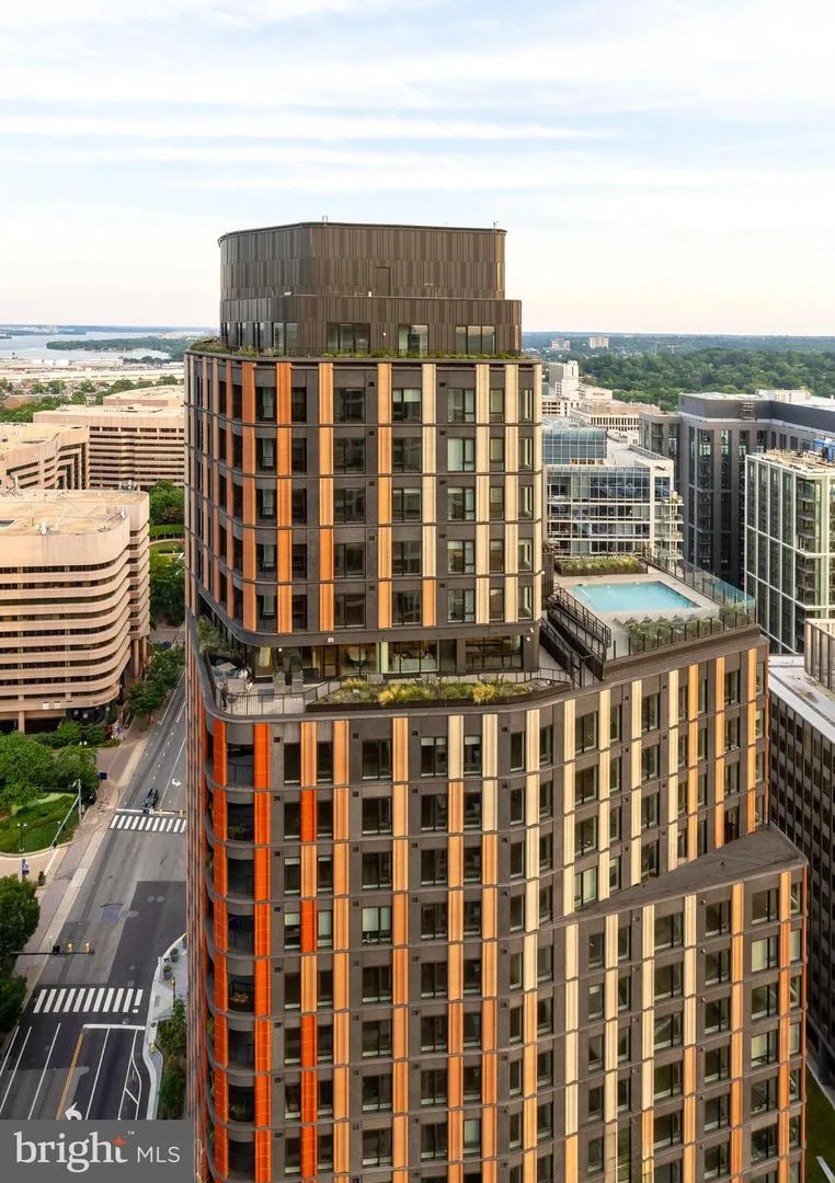 244 19TH COURT S #433 Arlington, VA 22202