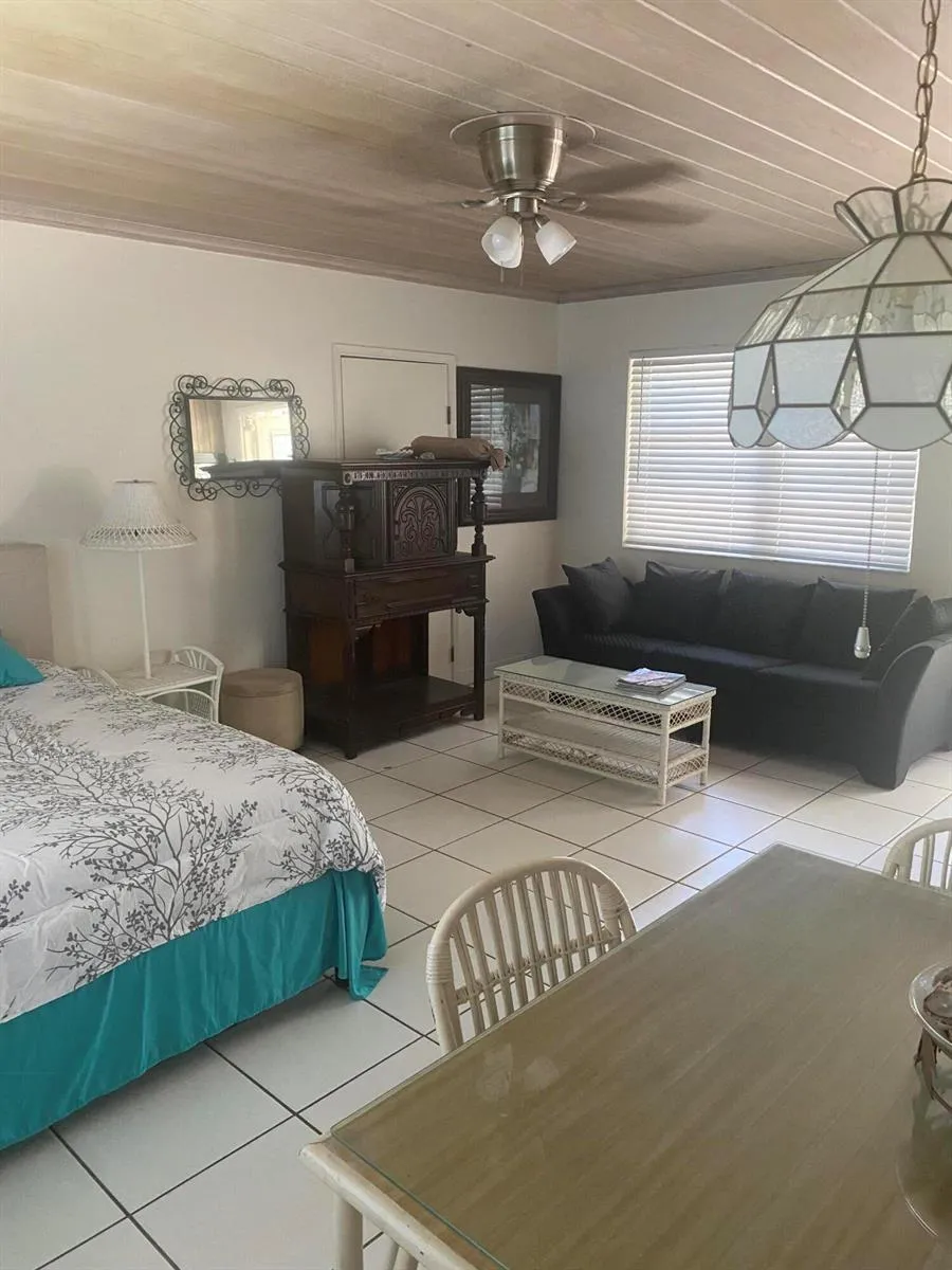 30 Andrews Avenue #23c Delray Beach, FL 33483