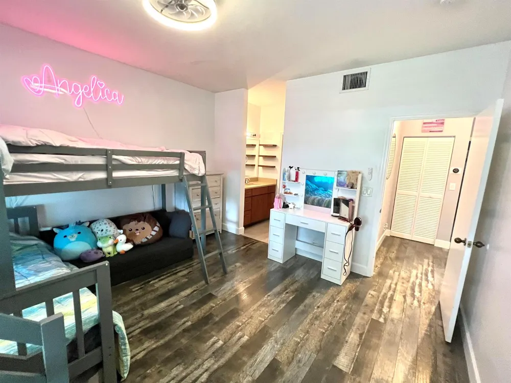 2046 Madeira Drive Weston, FL 33327