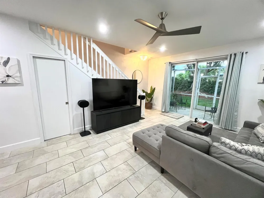 2046 Madeira Drive Weston, FL 33327