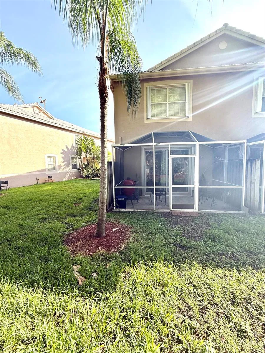 2046 Madeira Drive Weston, FL 33327