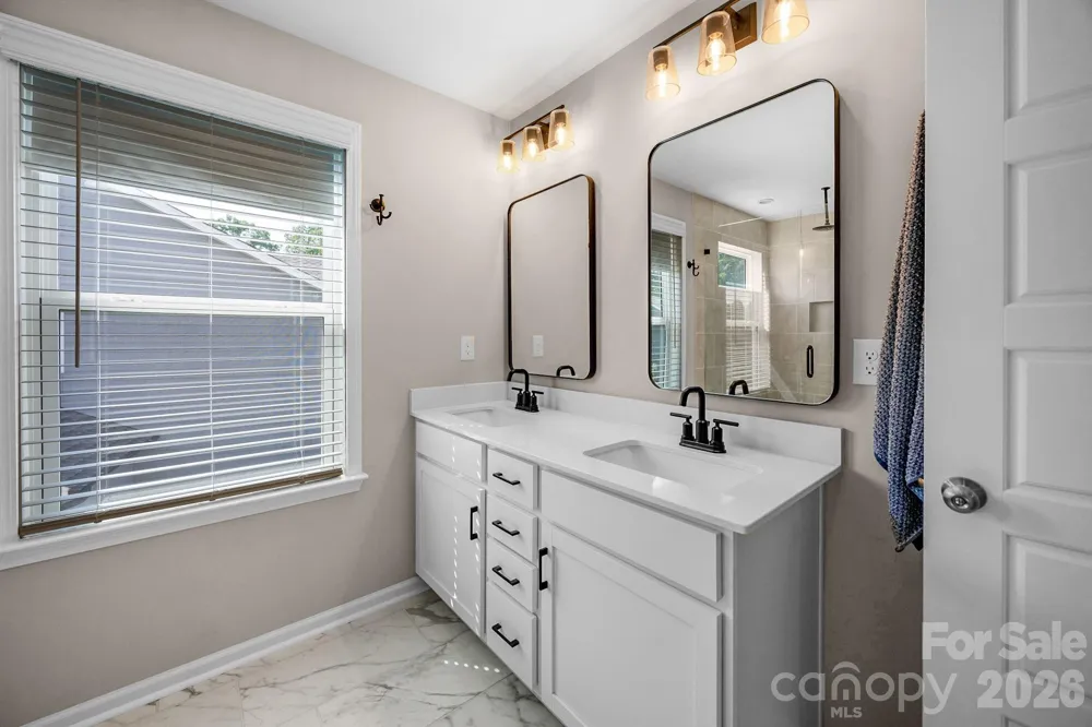 5080 Mooreland Oaks Way Mount Holly, NC 28120