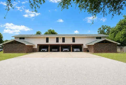 412 Breezy Lane #1