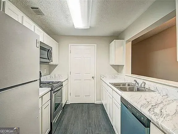 6202 Fairington Ridge CIR Lithonia, GA 30038