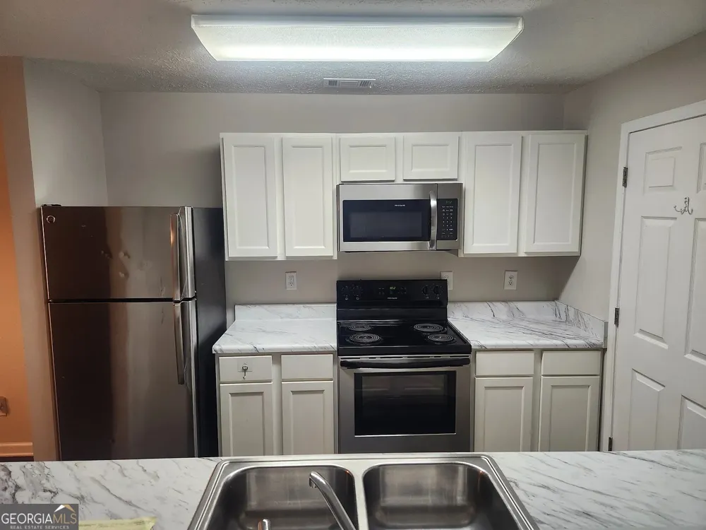 6202 Fairington Ridge CIR Lithonia, GA 30038