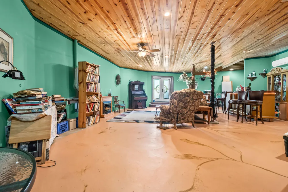 6180 S Hillsdale Road Cambria Township, MI 49242
