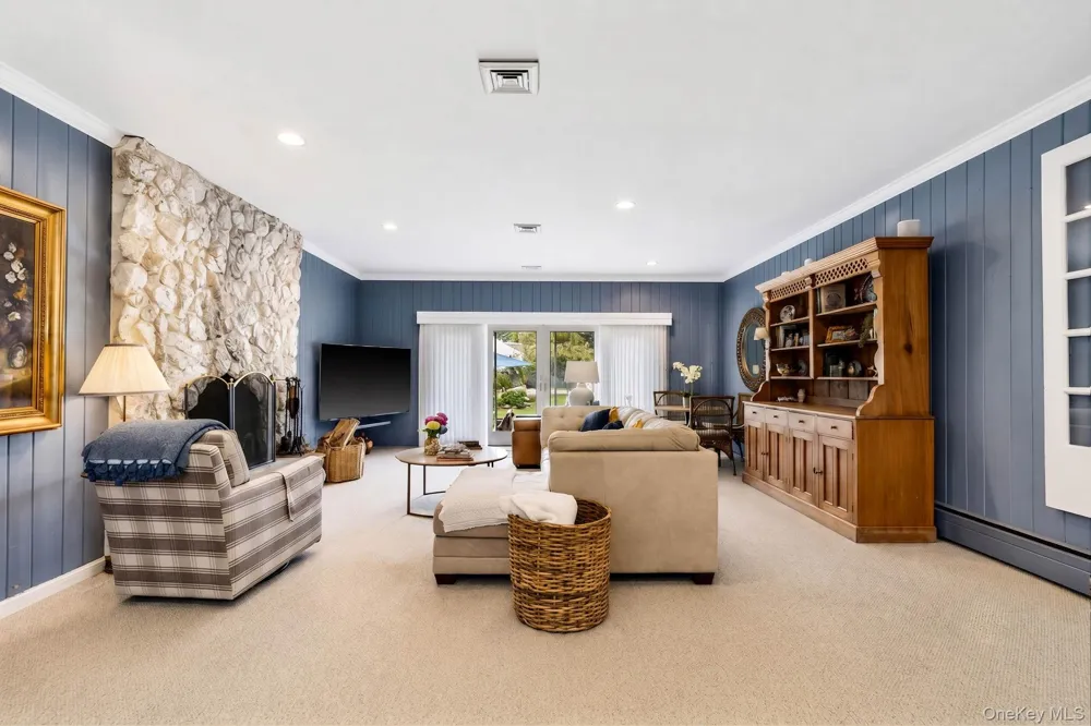 312 Riverside Drive Riverhead, NY 11901