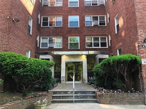 1234 Midland Avenue #6E