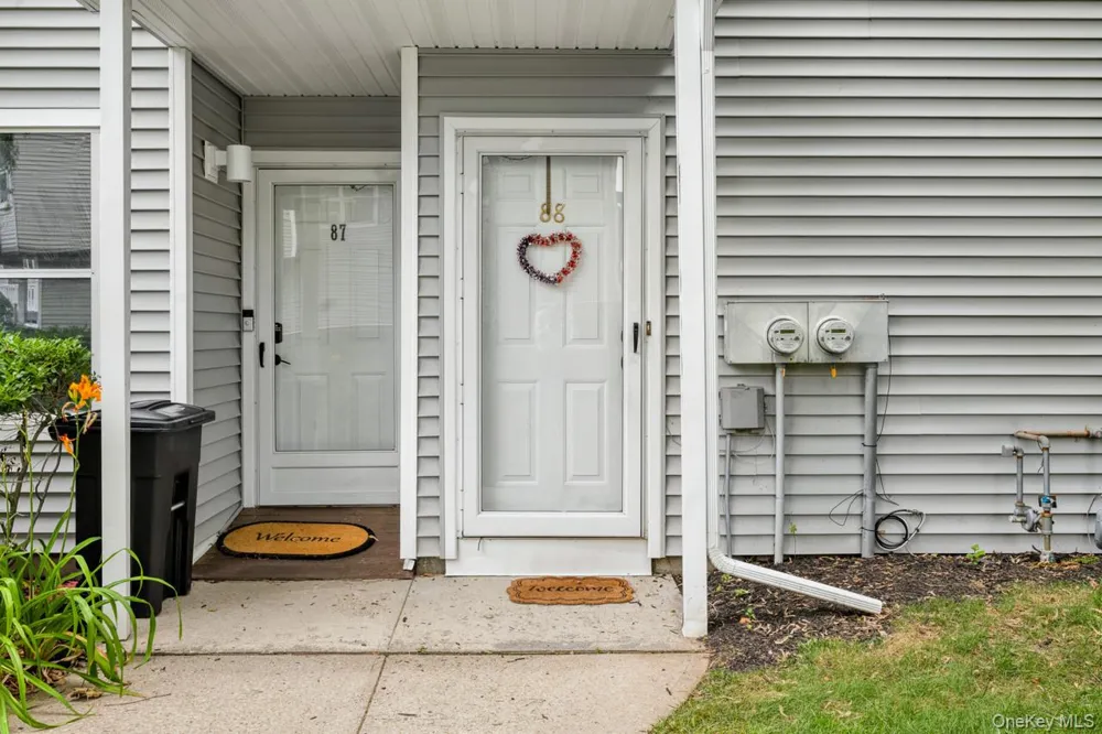 88 Leeward Court Port Jefferson, NY 11777