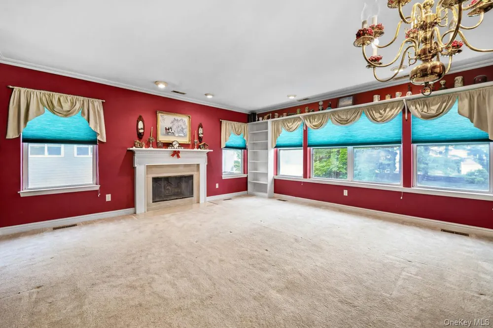 88 Leeward Court Port Jefferson, NY 11777