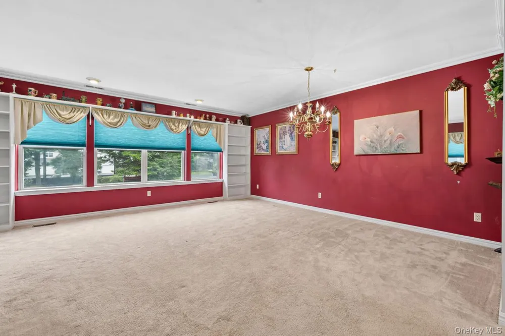 88 Leeward Court Port Jefferson, NY 11777