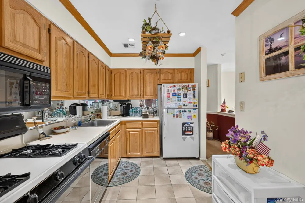 88 Leeward Court Port Jefferson, NY 11777