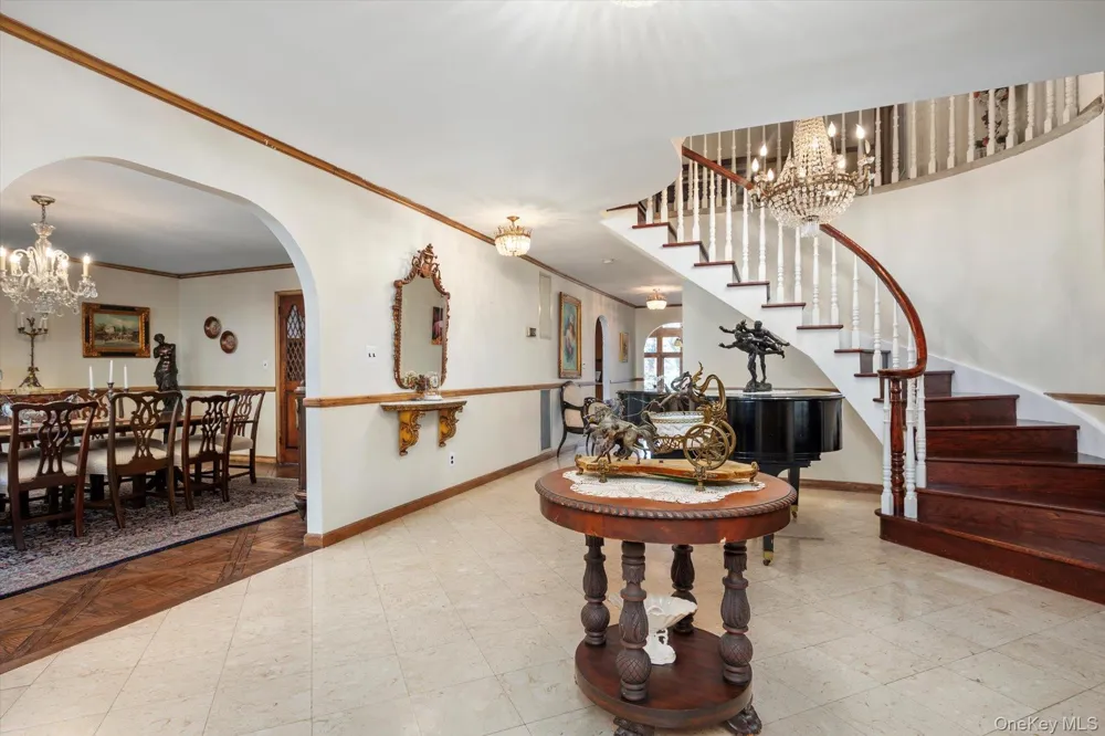 Address Not Shown Glen Head, NY 11545