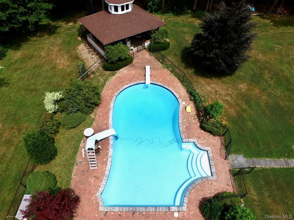 Address Not Shown Glen Head, NY 11545