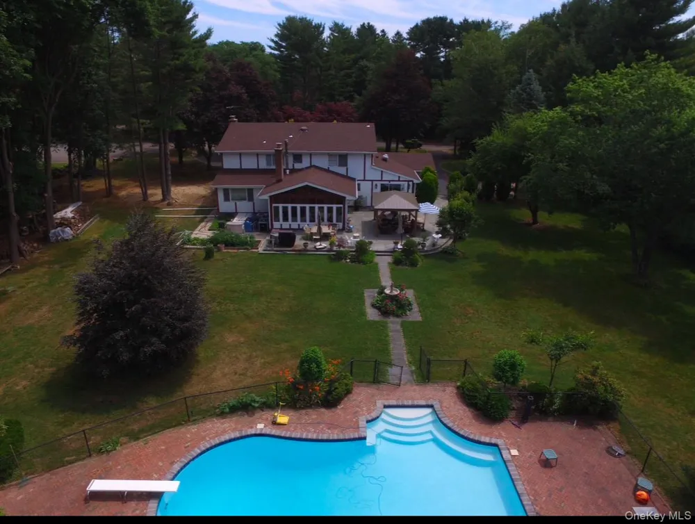 Address Not Shown Glen Head, NY 11545