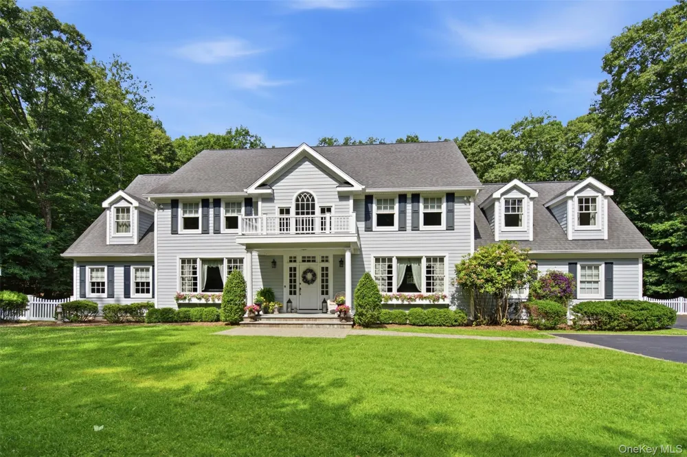 17 Forrest Drive Lloyd Neck, NY 11743